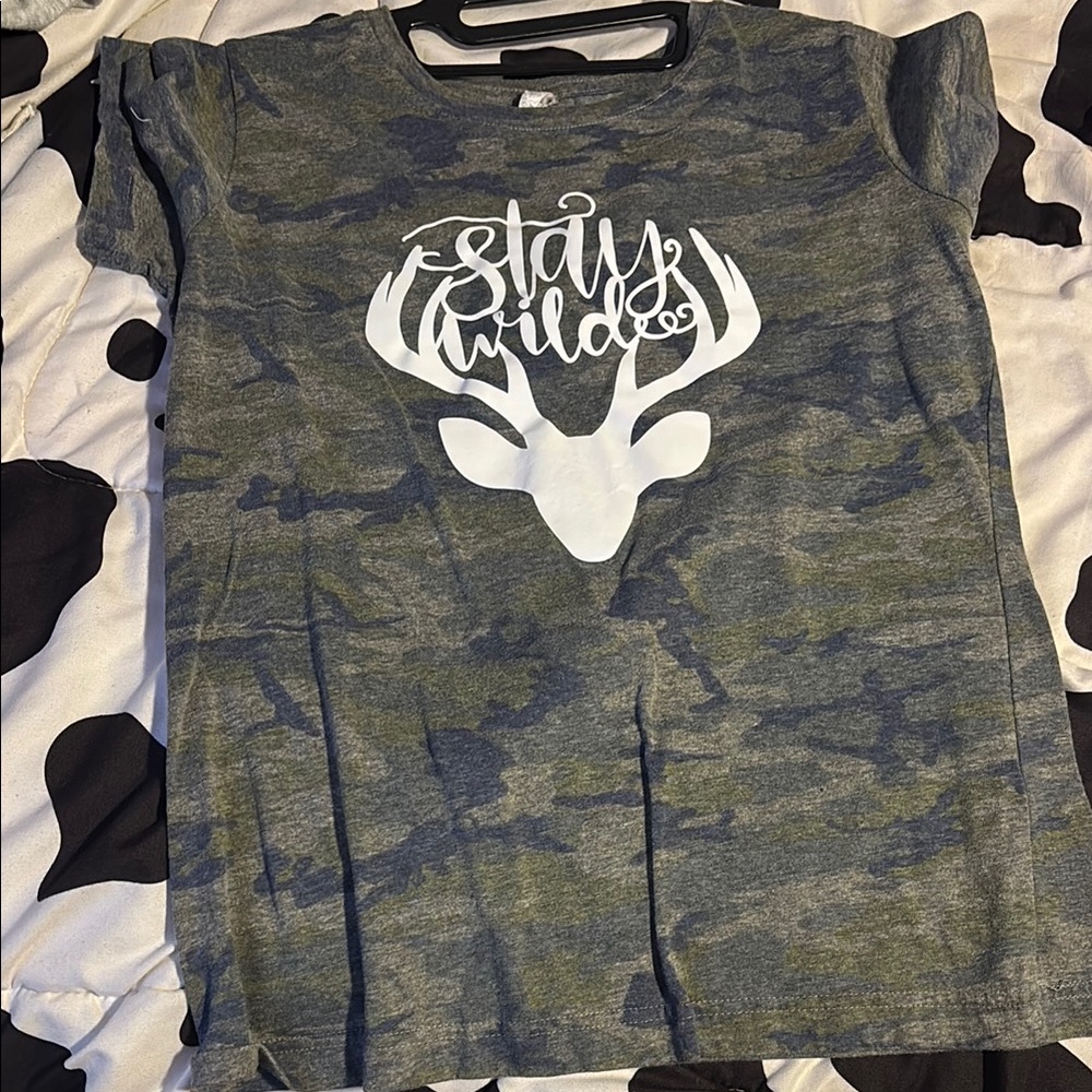 Green and Gray Short Sleeve Tee with Deer Design